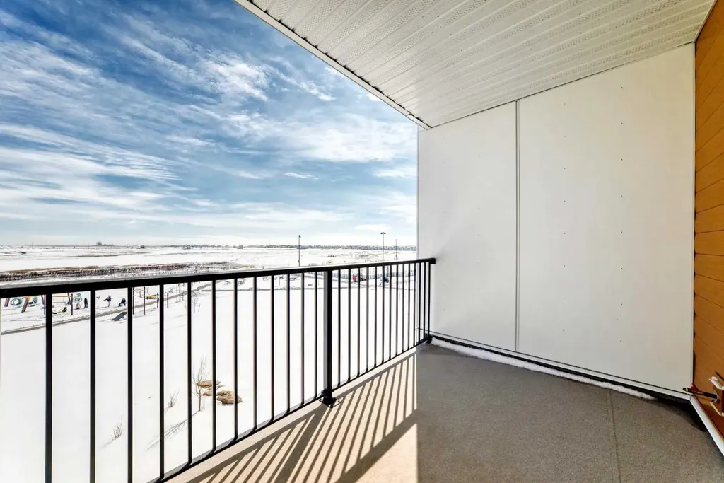 63 Corner Glen Crescent NE Calgary AB T3N 1H4