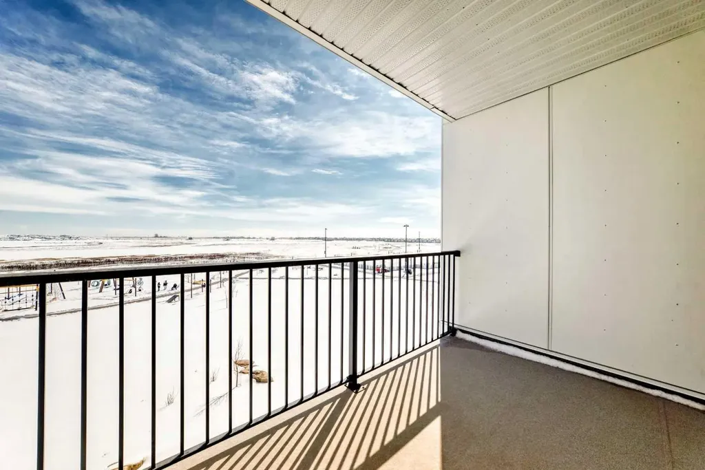 63 Corner Glen Crescent NE Calgary AB T3N 1H4