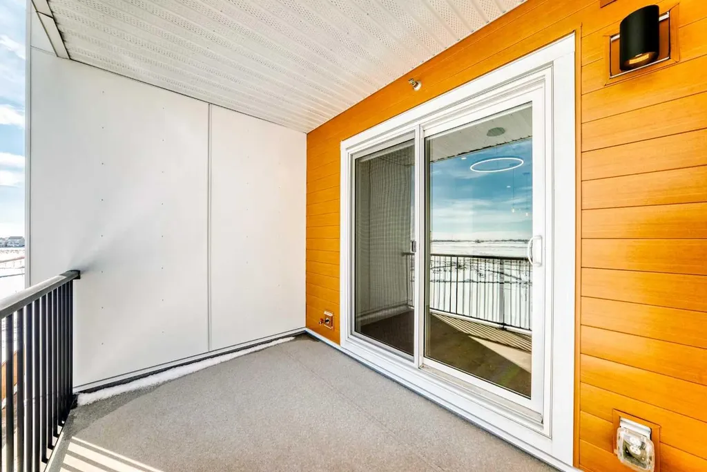 63 Corner Glen Crescent NE Calgary AB T3N 1H4