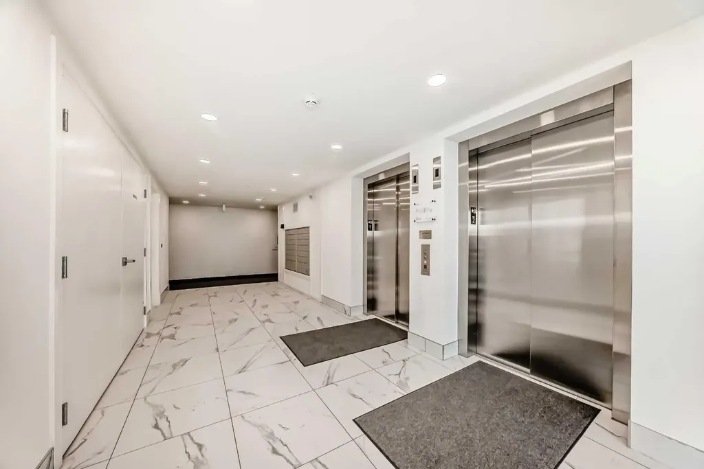 63 Corner Glen Crescent NE Calgary AB T3N 1H4