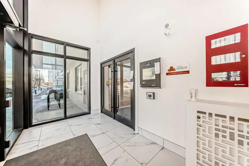 63 Corner Glen Crescent NE Calgary AB T3N 1H4