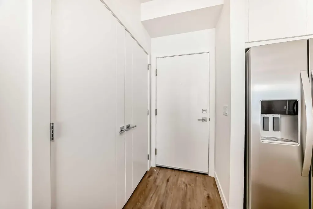 63 Corner Glen Crescent NE Calgary AB T3N 1H4