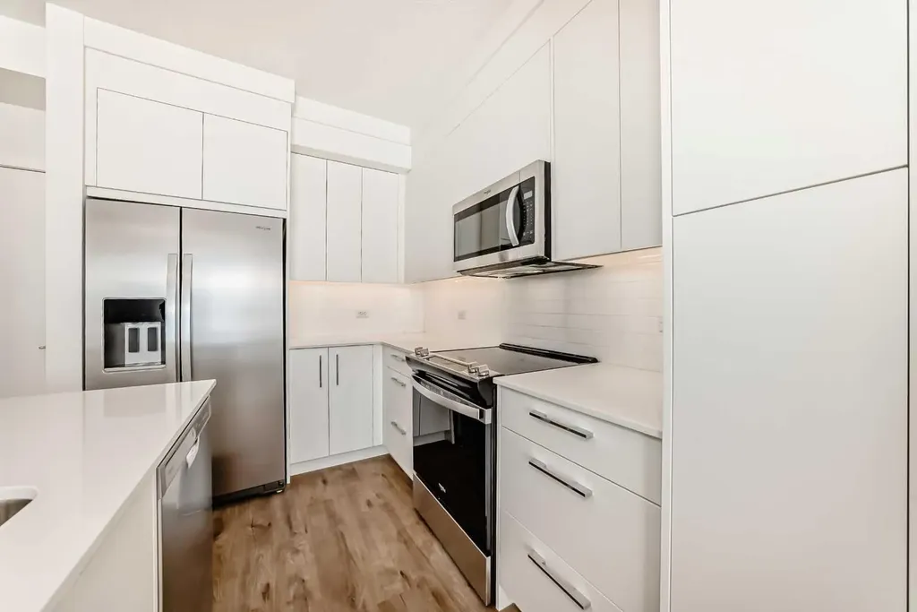 63 Corner Glen Crescent NE Calgary AB T3N 1H4