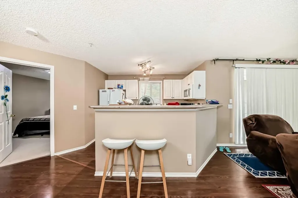 6000 Somervale Court SW Calgary AB T2Y 4J4