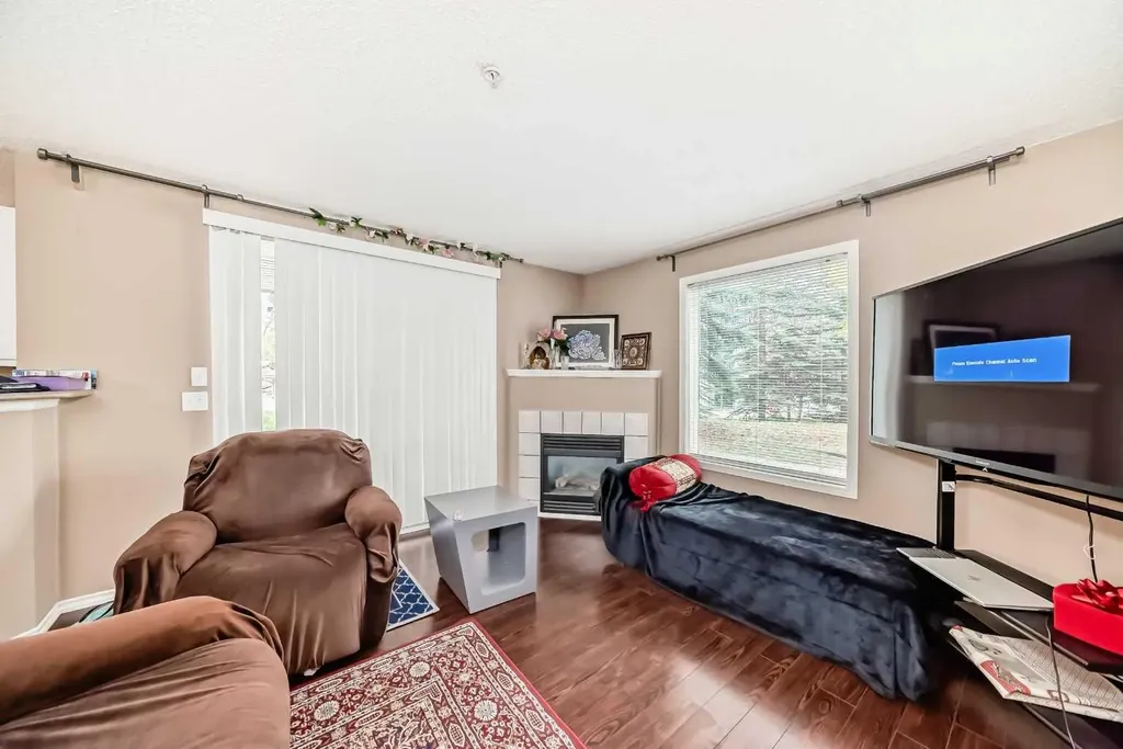 6000 Somervale Court SW Calgary AB T2Y 4J4