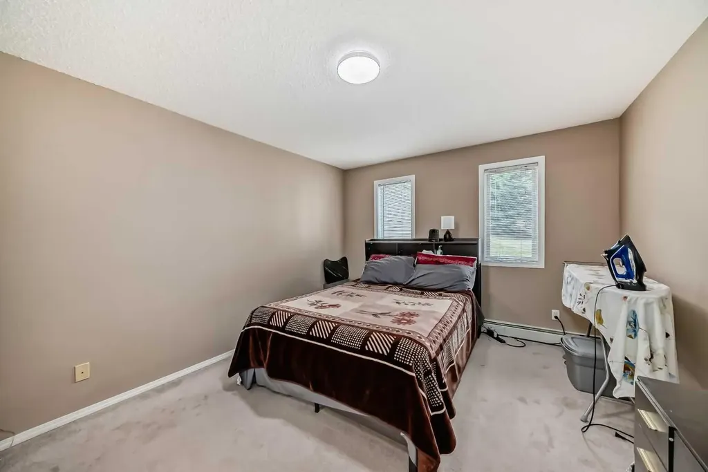 6000 Somervale Court SW Calgary AB T2Y 4J4