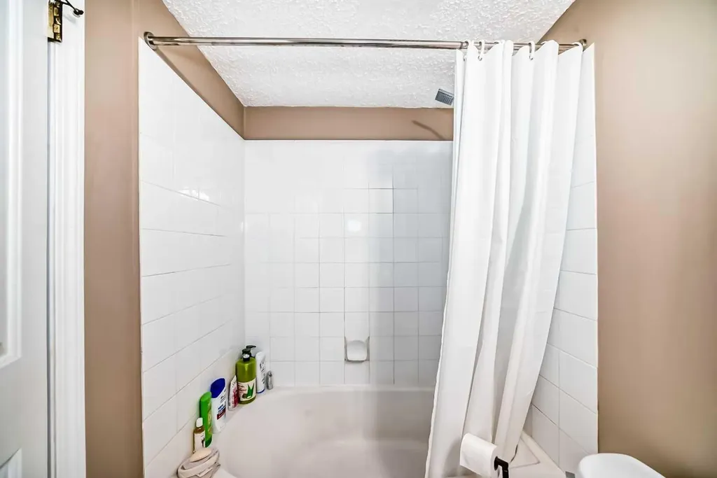6000 Somervale Court SW Calgary AB T2Y 4J4