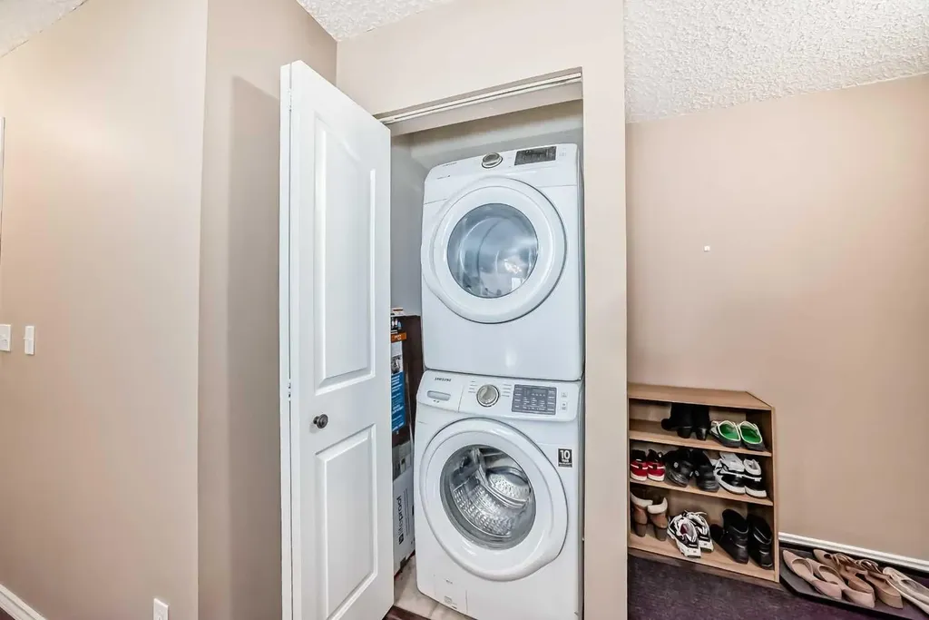 6000 Somervale Court SW Calgary AB T2Y 4J4