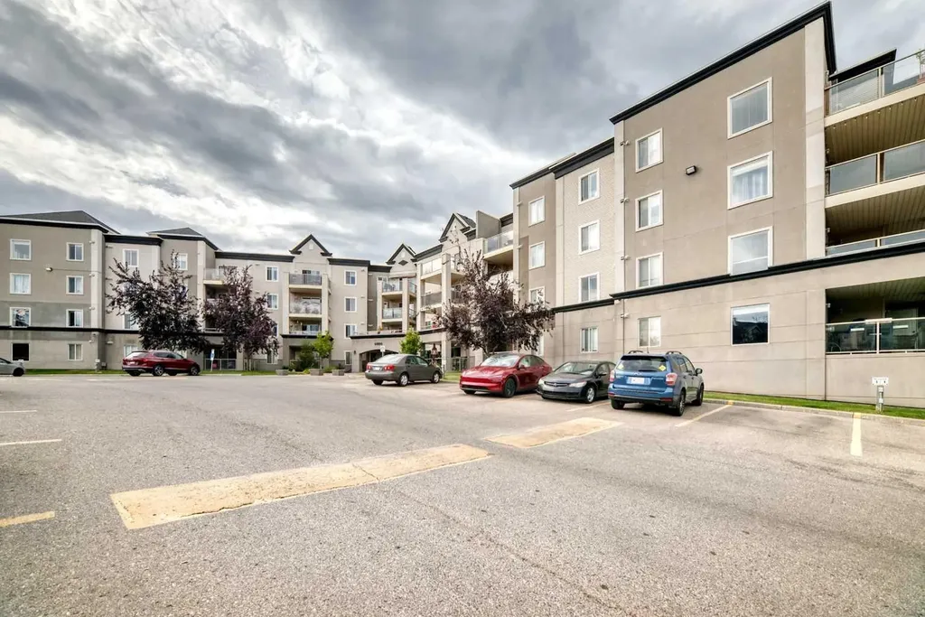 6000 Somervale Court SW Calgary AB T2Y 4J4