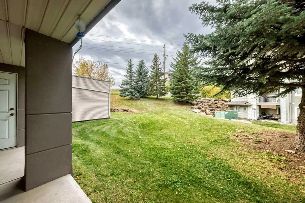 6000 Somervale Court SW Calgary AB T2Y 4J4
