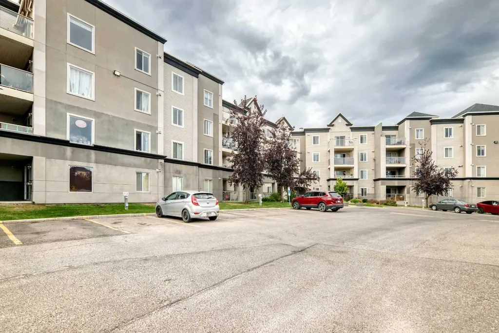 6000 Somervale Court SW Calgary AB T2Y 4J4