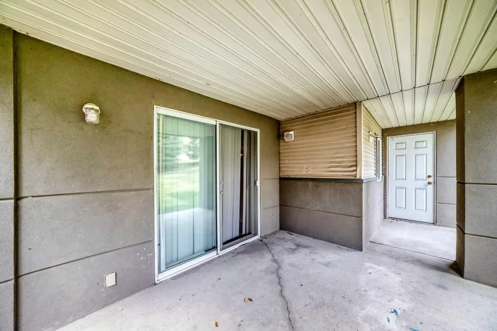 6000 Somervale Court SW Calgary AB T2Y 4J4