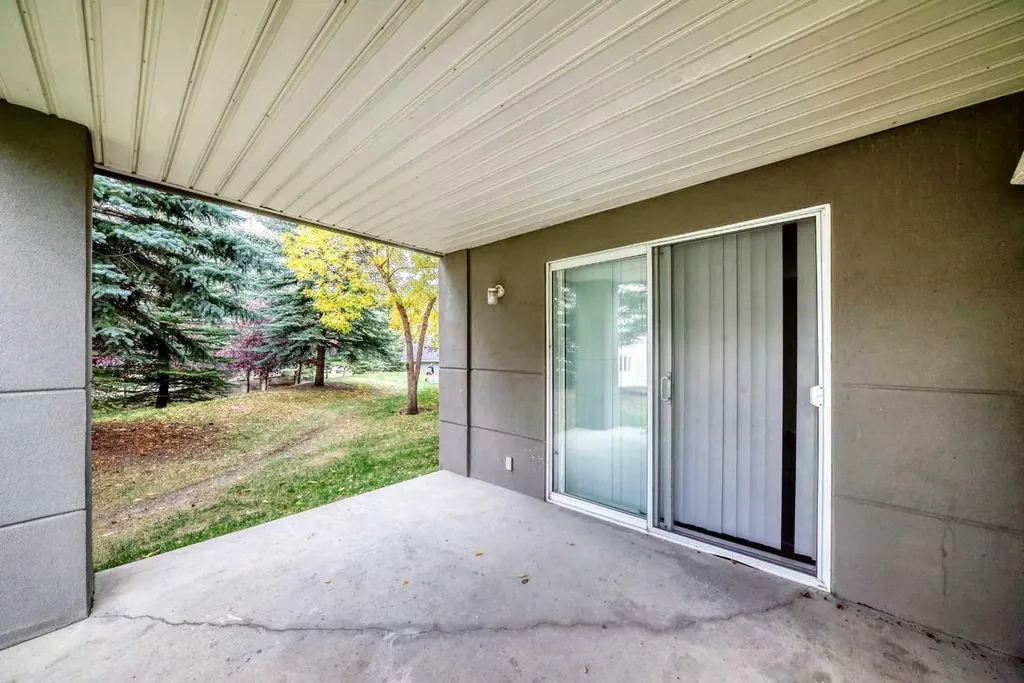 6000 Somervale Court SW Calgary AB T2Y 4J4