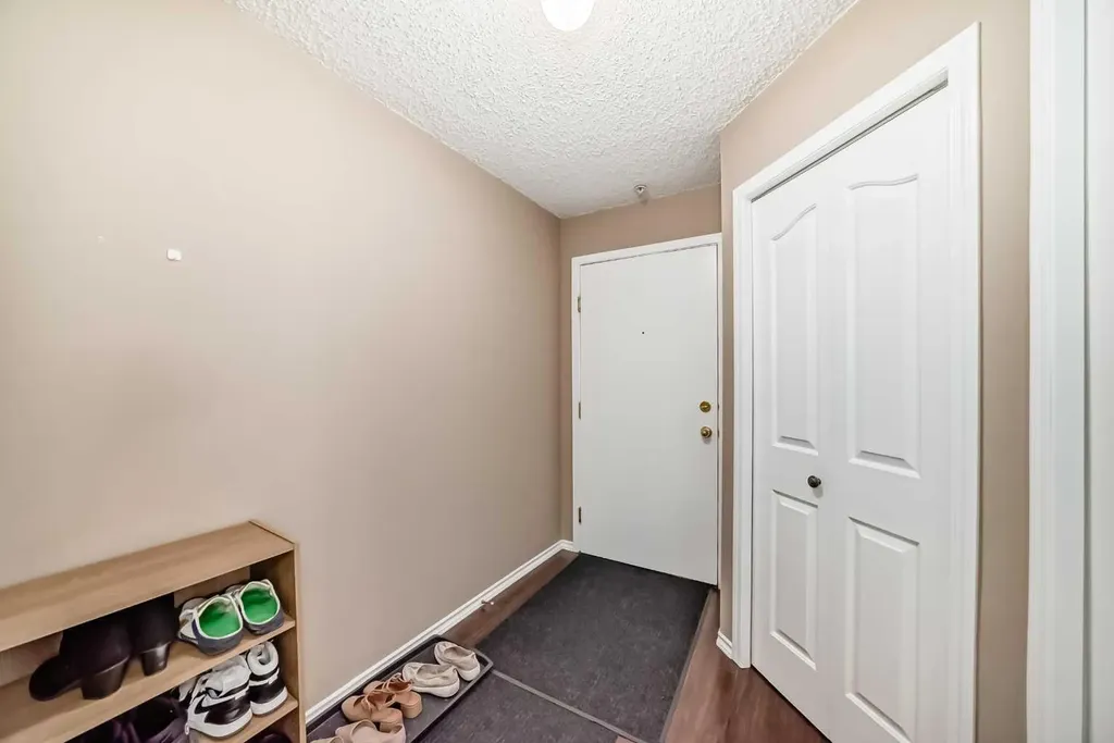 6000 Somervale Court SW Calgary AB T2Y 4J4