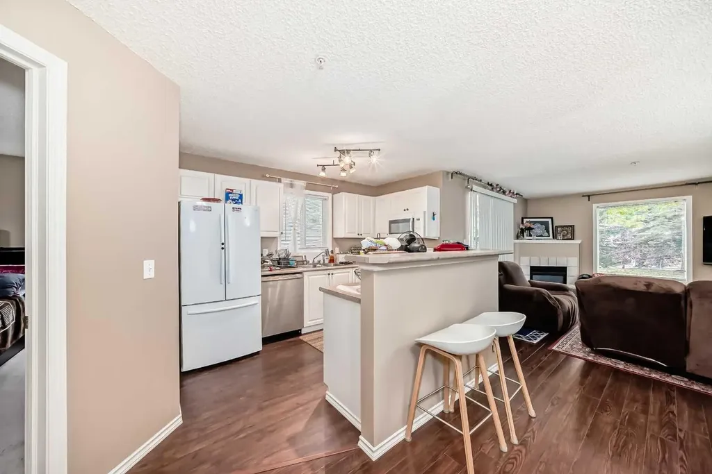6000 Somervale Court SW Calgary AB T2Y 4J4