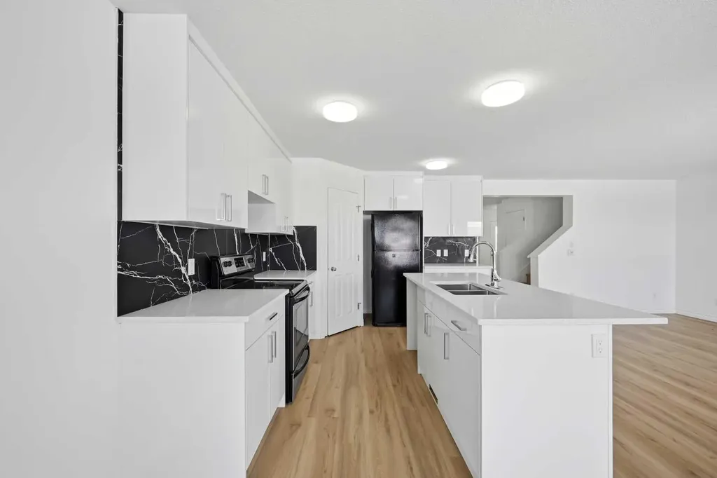 165 Saddlecrest Way NE Calgary AB T3J 5N1