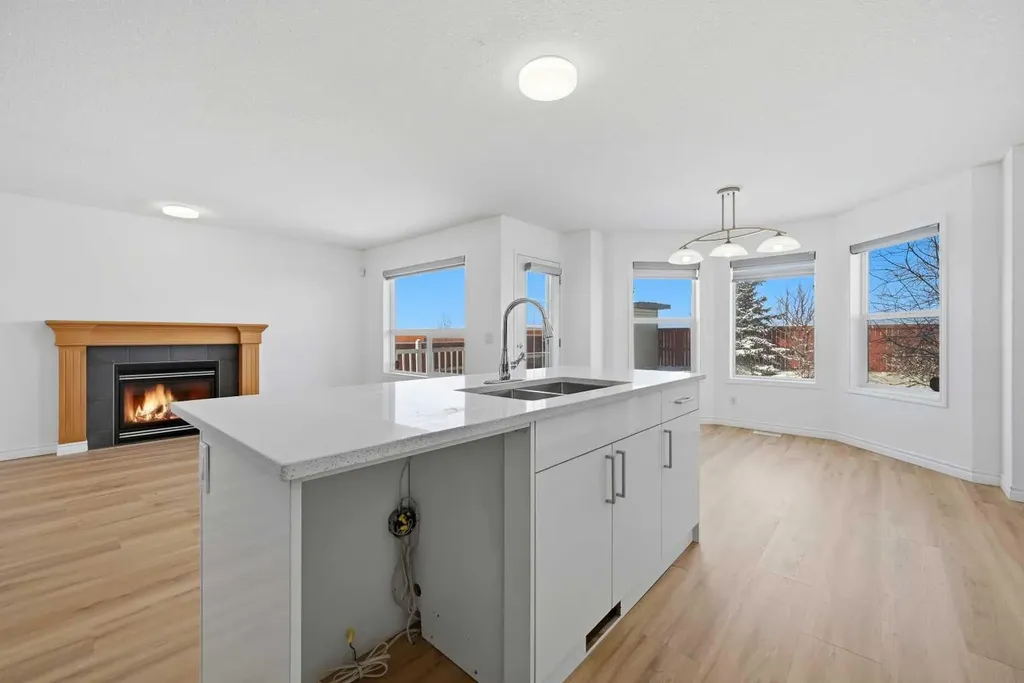 165 Saddlecrest Way NE Calgary AB T3J 5N1