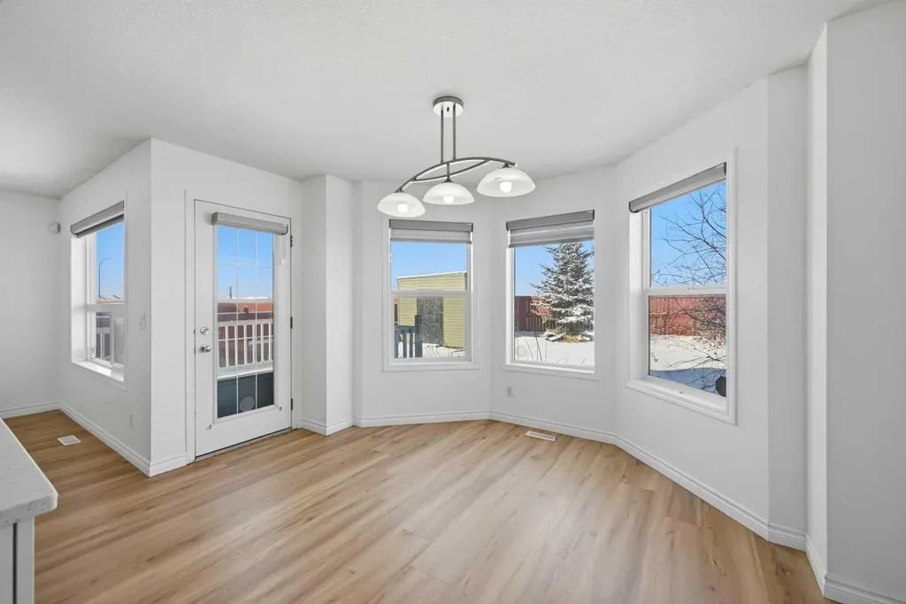 165 Saddlecrest Way NE Calgary AB T3J 5N1