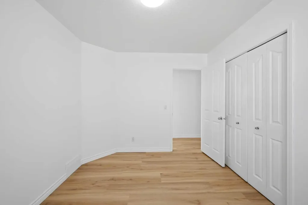 165 Saddlecrest Way NE Calgary AB T3J 5N1