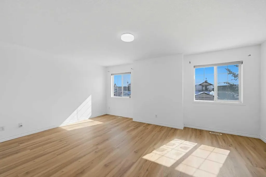 165 Saddlecrest Way NE Calgary AB T3J 5N1