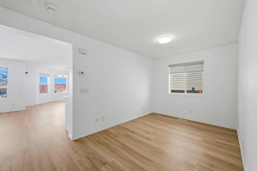 165 Saddlecrest Way NE Calgary AB T3J 5N1