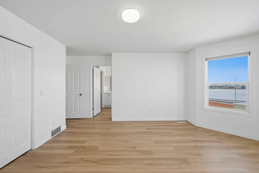 165 Saddlecrest Way NE Calgary AB T3J 5N1