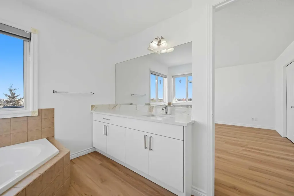 165 Saddlecrest Way NE Calgary AB T3J 5N1