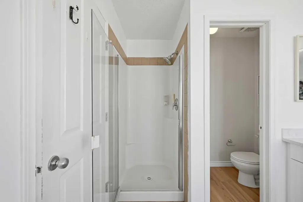 165 Saddlecrest Way NE Calgary AB T3J 5N1