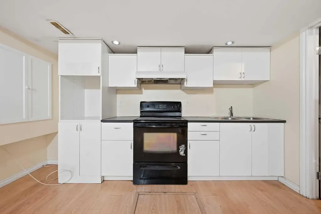 165 Saddlecrest Way NE Calgary AB T3J 5N1