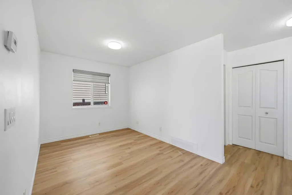 165 Saddlecrest Way NE Calgary AB T3J 5N1
