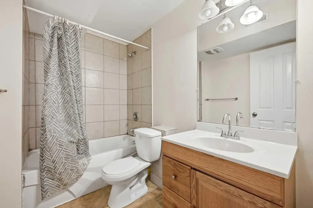 165 Saddlecrest Way NE Calgary AB T3J 5N1
