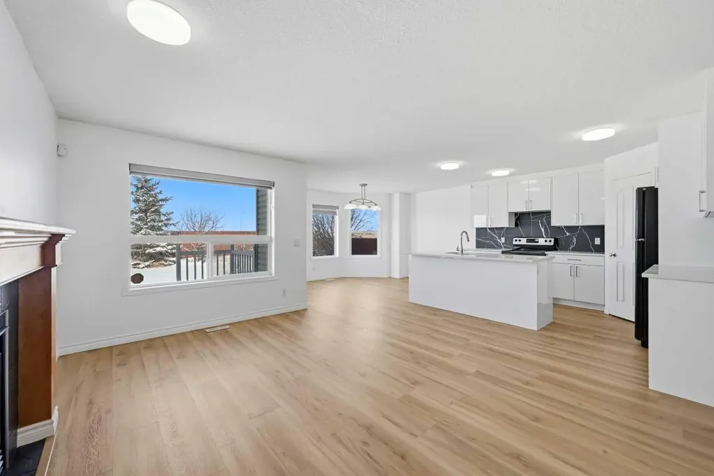 165 Saddlecrest Way NE Calgary AB T3J 5N1