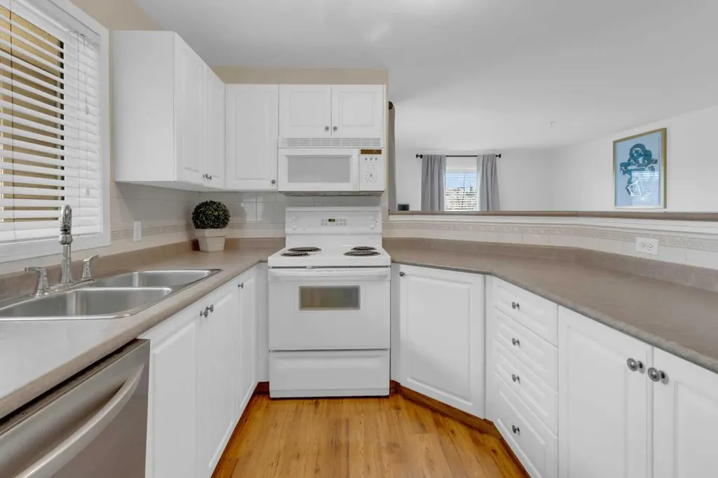 6000 Somervale Court SW Calgary AB T2Y4J4