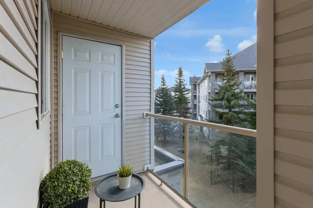 6000 Somervale Court SW Calgary AB T2Y4J4