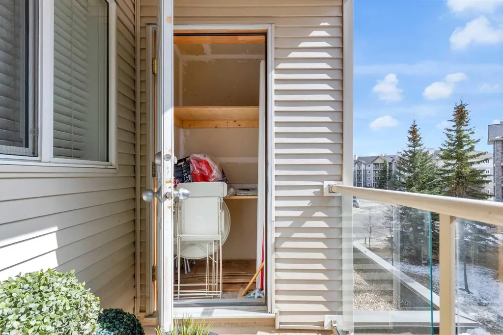 6000 Somervale Court SW Calgary AB T2Y4J4