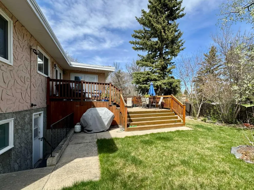 2409 20 Street N Lethbridge AB T1H 4T9