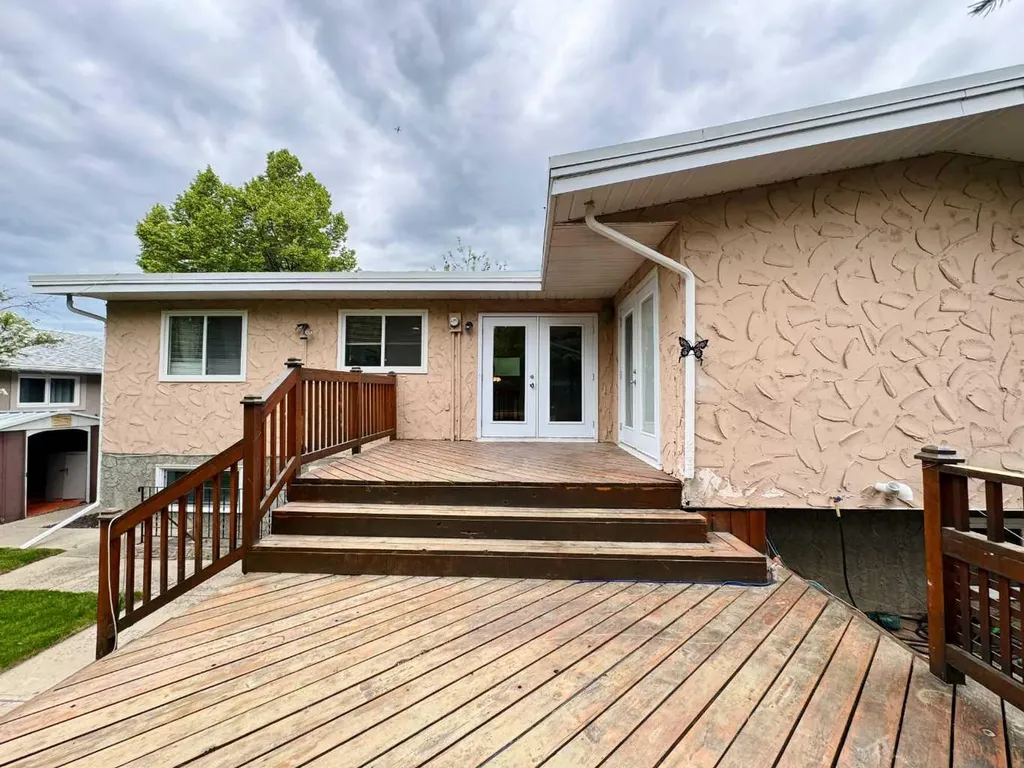 2409 20 Street N Lethbridge AB T1H 4T9