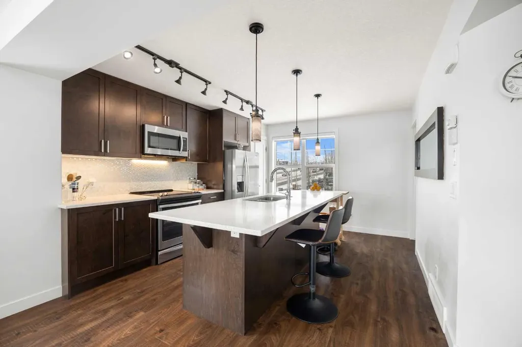111 Evanscrest Gardens NW Calgary AB T3P 0S1