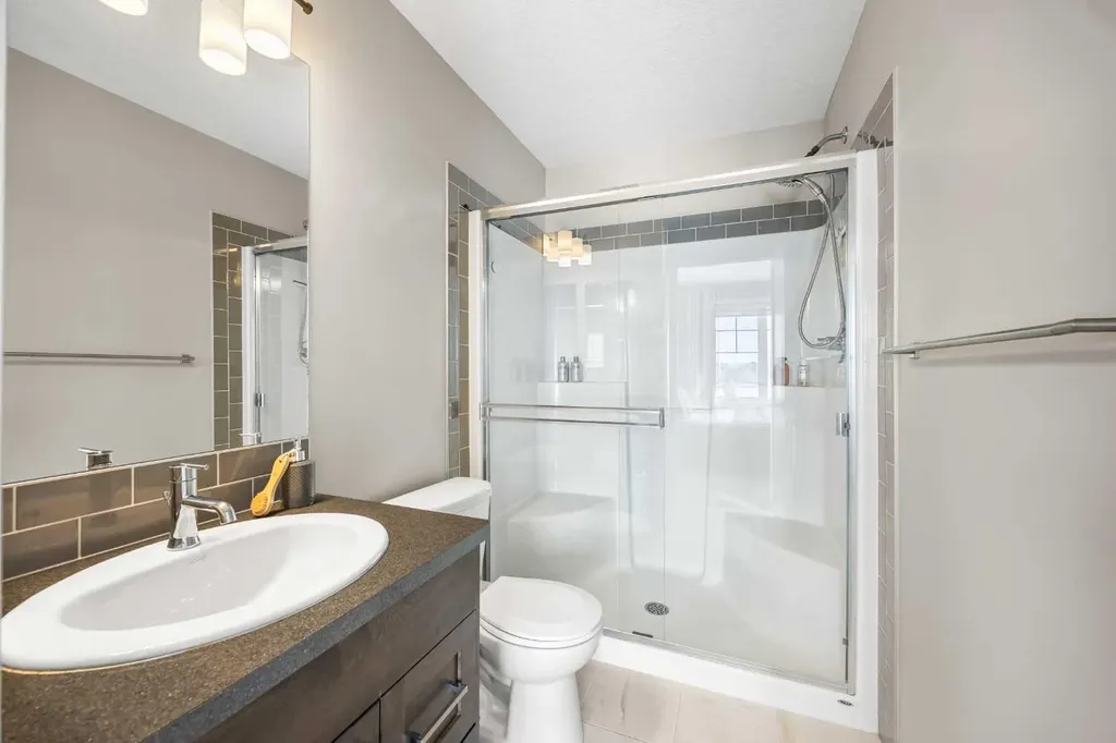 111 Evanscrest Gardens NW Calgary AB T3P 0S1
