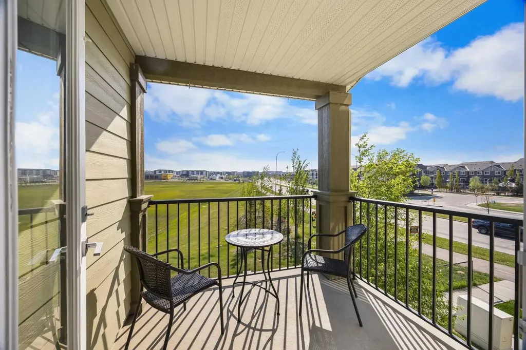 111 Evanscrest Gardens NW Calgary AB T3P 0S1