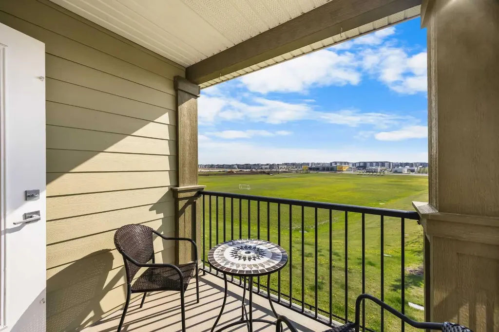 111 Evanscrest Gardens NW Calgary AB T3P 0S1