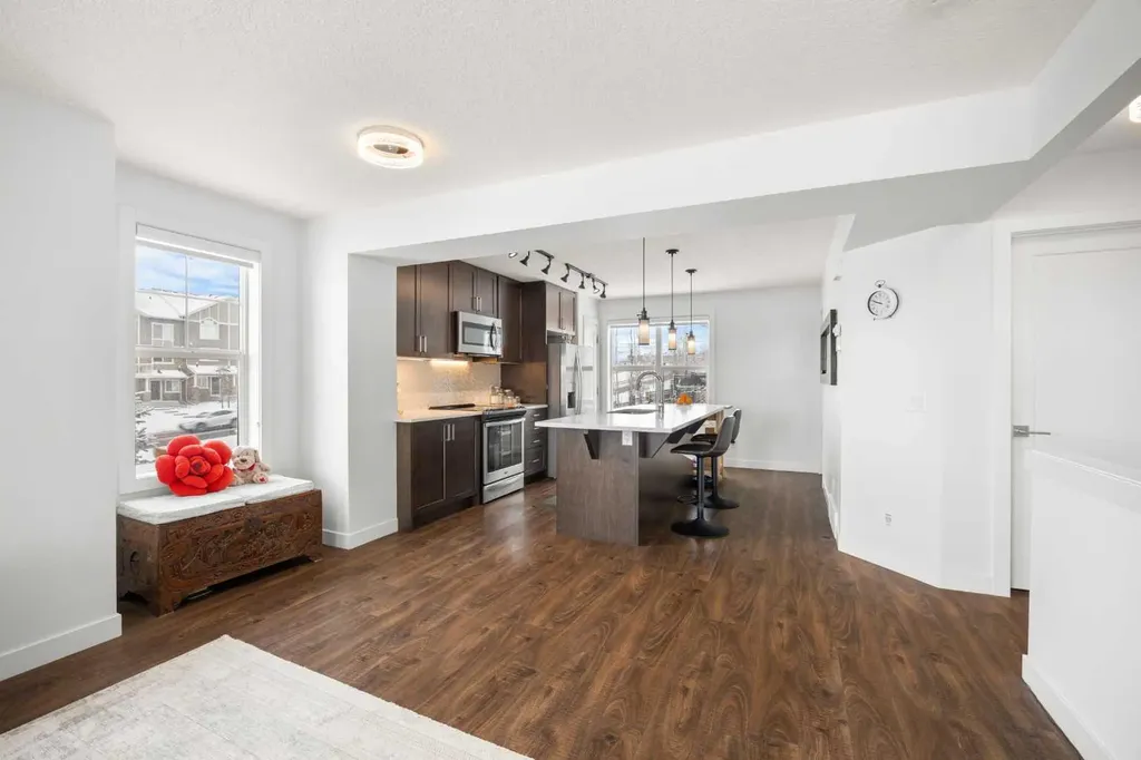 111 Evanscrest Gardens NW Calgary AB T3P 0S1