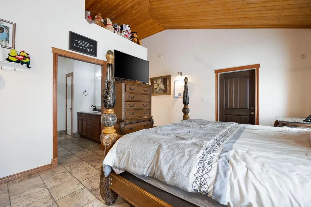 200 Weiss Drive Saprae Creek AB T9H 5B4
