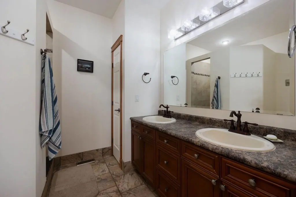 200 Weiss Drive Saprae Creek AB T9H 5B4
