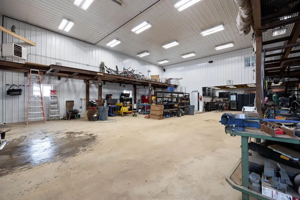 200 Weiss Drive Saprae Creek AB T9H 5B4