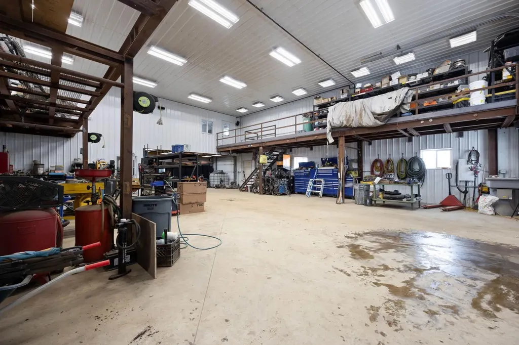 200 Weiss Drive Saprae Creek AB T9H 5B4