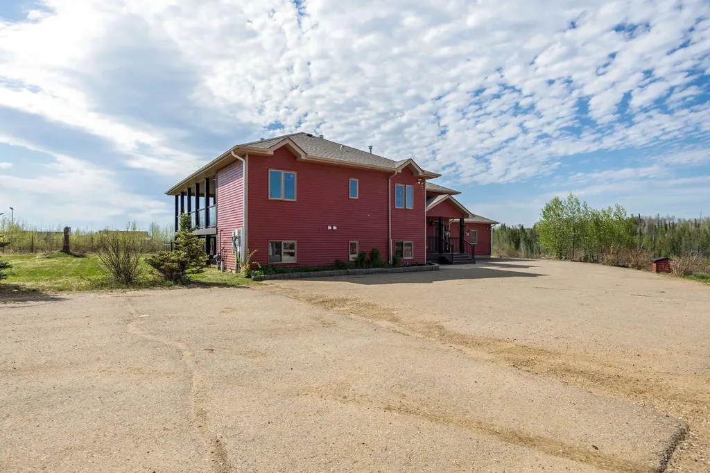 200 Weiss Drive Saprae Creek AB T9H 5B4