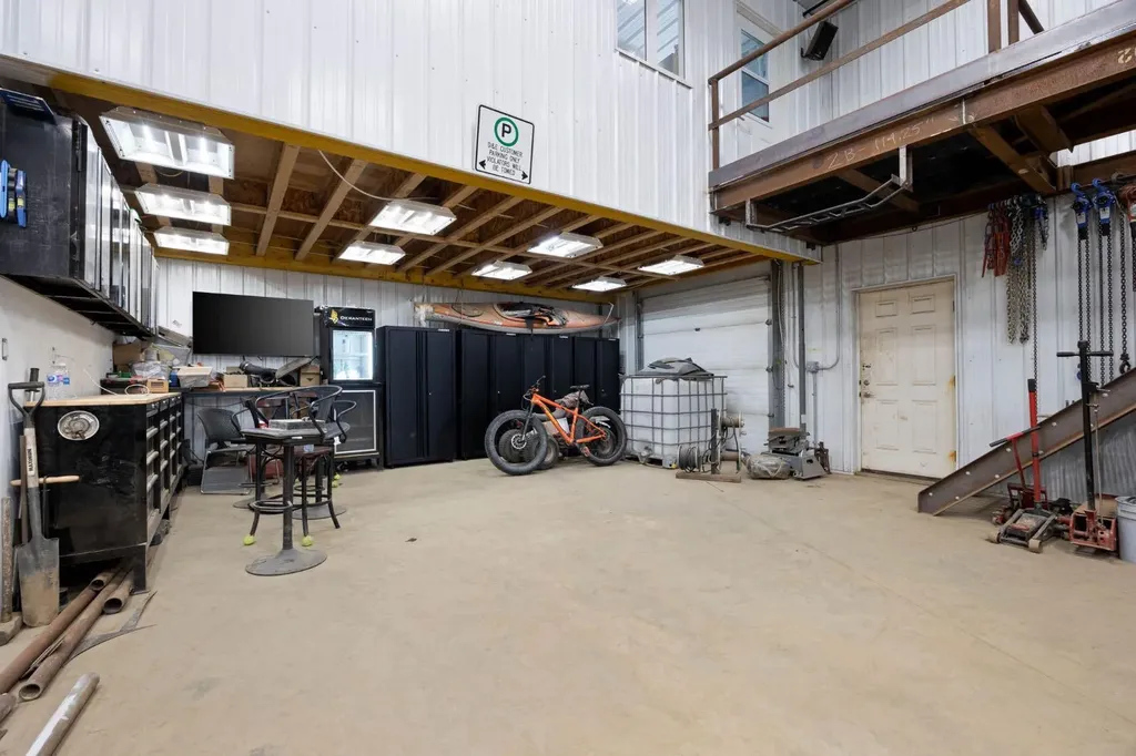 200 Weiss Drive Saprae Creek AB T9H 5B4