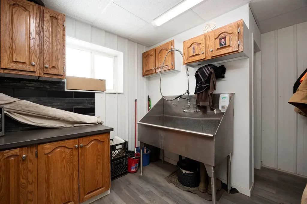 200 Weiss Drive Saprae Creek AB T9H 5B4