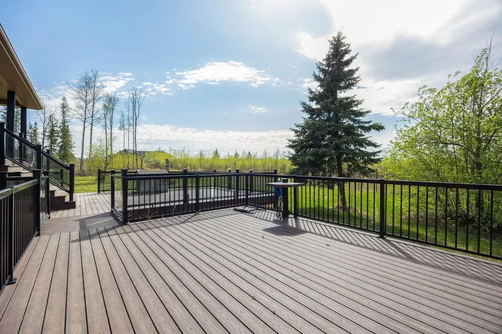200 Weiss Drive Saprae Creek AB T9H 5B4